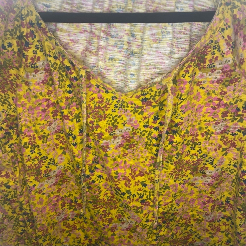 Floral Women's Top - Picture 3 of 8